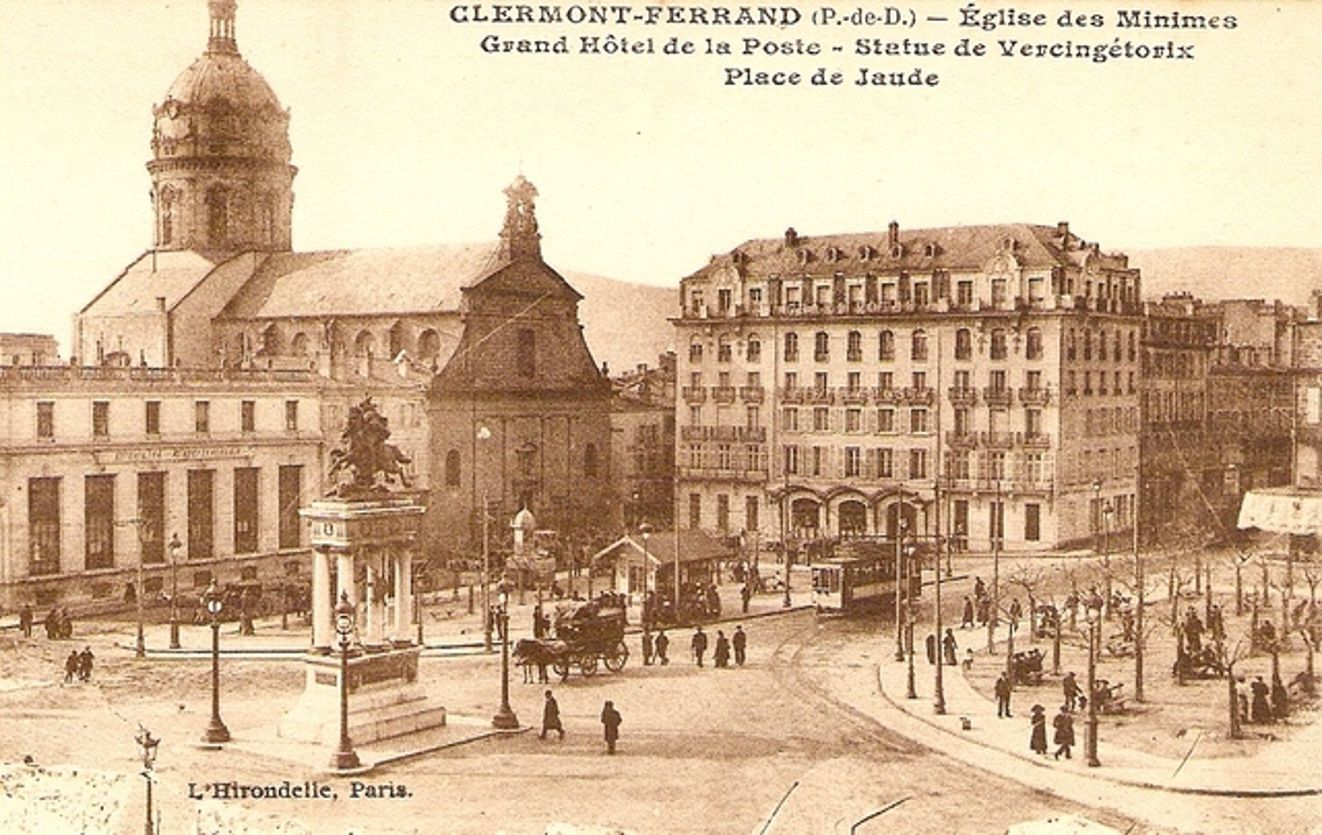 Clermont Ferrand La Place Jaude 1